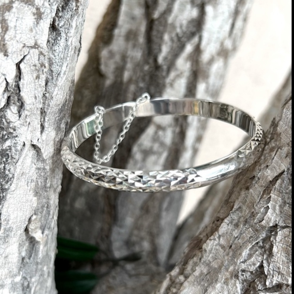 Sterling Silver Diamond Cut Bangle Bracelet